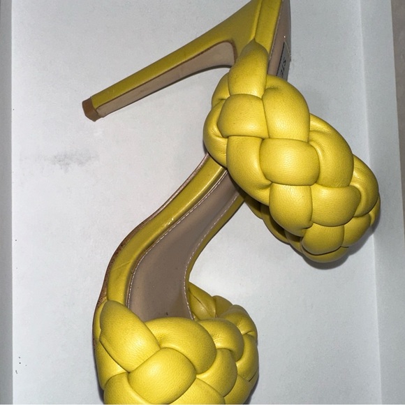 Yellow Steve Madden Heel - Picture 2 of 2
